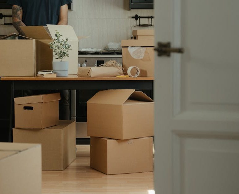 Przedpokój jako śluza antysmogowa: mikro-wiatrołap z nadciśnieniem HEPA w mieszkaniu