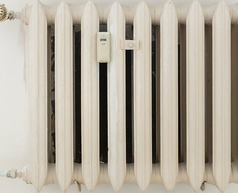 Meble z magazynem ciepła PCM – ławki, zagłówki i panele, które stabilizują temperaturę i obniżają rachunki